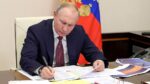 Путин подписал антикризисный пакет мер по поддержке граждан и бизнеса